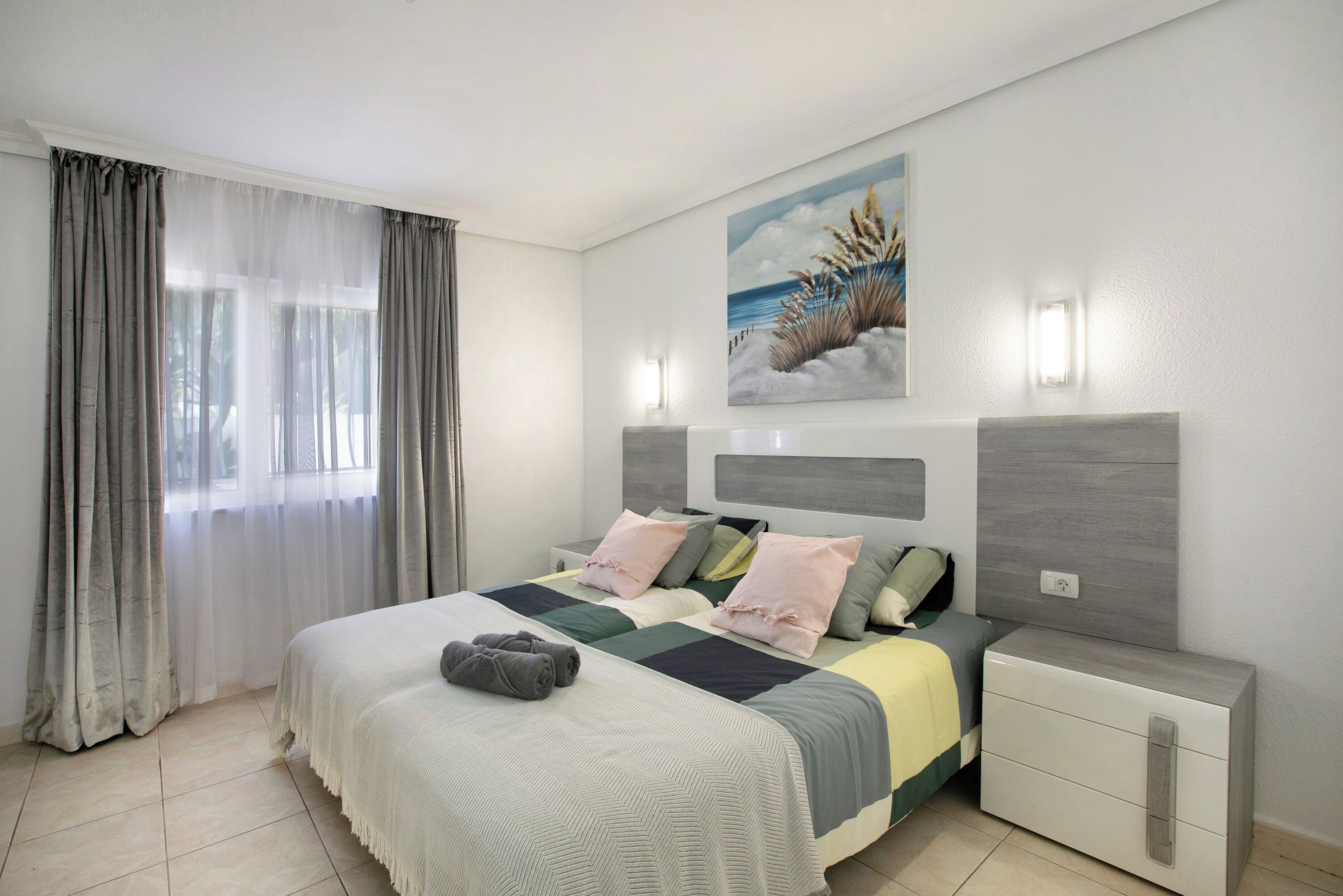 1 habitación, tabla de planchar con plancha, wifi gratis y ropa de cama 