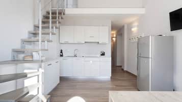 Kühlschrank, Mikrowelle, Herdplatte, Geschirrspüler