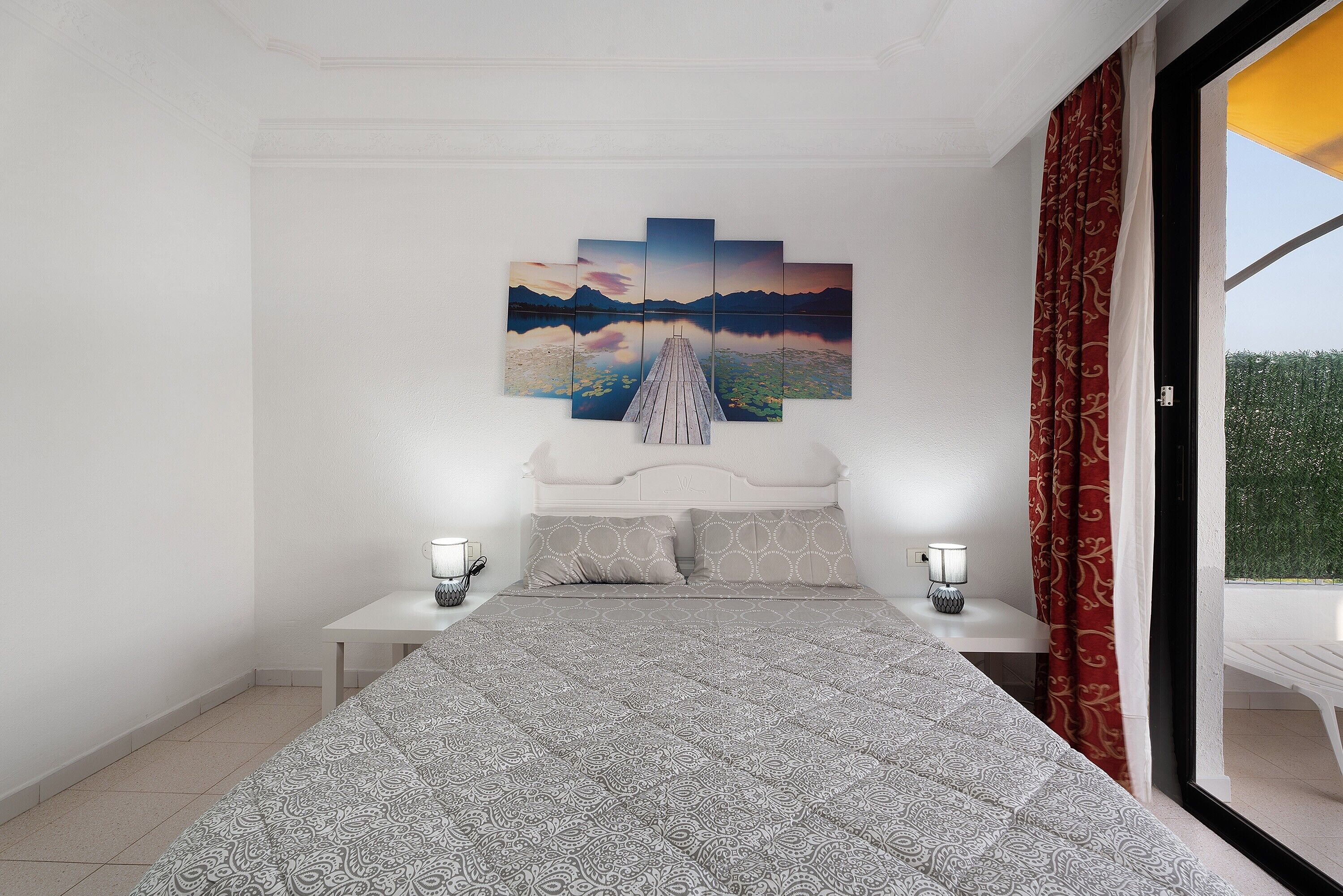 2 slaapkamers, een strijkplank/strijkijzer, gratis wifi, beddengoed