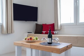 Interior - Studio Apartment 'Helmos Family' with Wi-Fi and Air Conditioning (Naxos)
