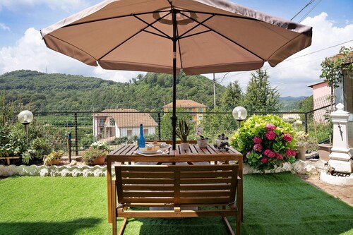 Apartment 'La Casa Di Giosy' with Private Garden and Wi-Fi