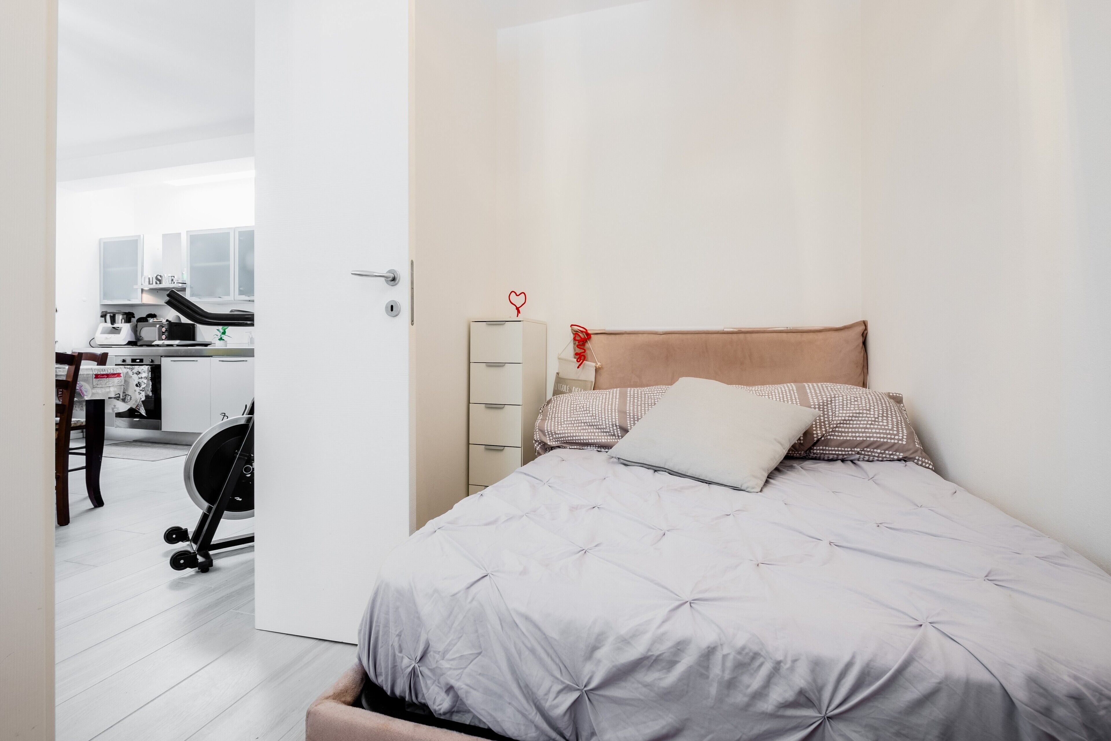 3 habitaciones, tabla de planchar con plancha y wifi gratis 