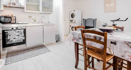 Apartment "Casa la Coccinella" with Balcony & A/C