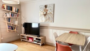 Dining - Appartement climatise au pied des cols avec wifi (La Bathie)