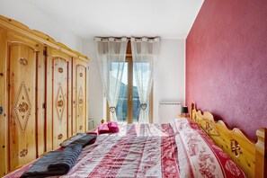 1 bedroom, free WiFi, bed sheets - Apartment 'Il Piccolo Nido' with Mountain View, Shared Garden and Wi-Fi (Aosta)