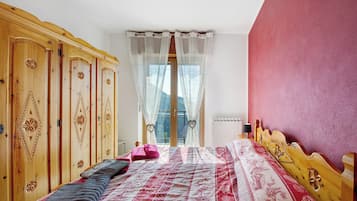 1 bedroom, free WiFi, bed sheets