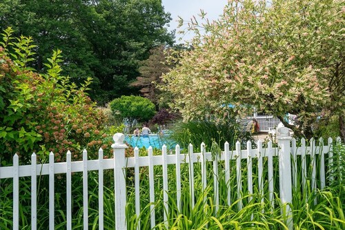 Harbor Club Home - Steps from the Pool and Marina!