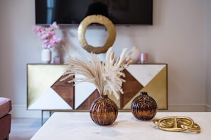 Basic Apartment, Multiple Beds | Interior detail