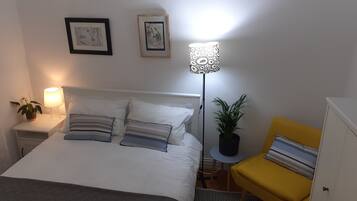 1 habitación, tabla de planchar con plancha, wifi y ropa de cama
