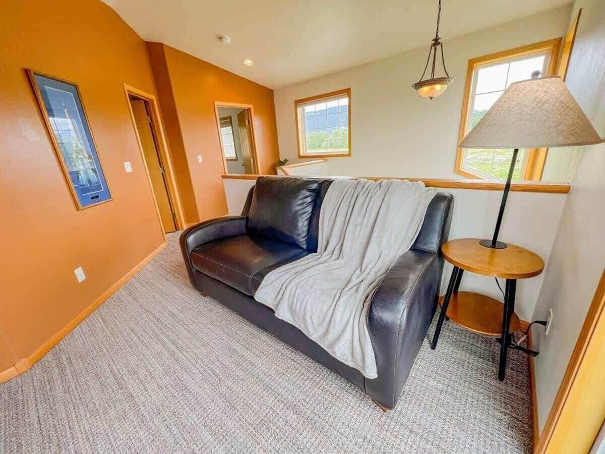 Smart TV, DVD player, offices