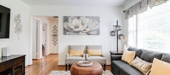 Richmond Family Retreat: 3BR House, Fire Pit & Parking!