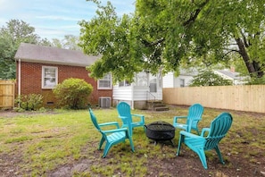 Terrace/patio - Cozy Retreat w/ Fenced Yard & Fire Pit (Richmond)