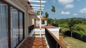 Terrace/patio - East Villa 4 (Choeng Thale)