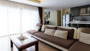 Living area - East Villa 4 (Choeng Thale)