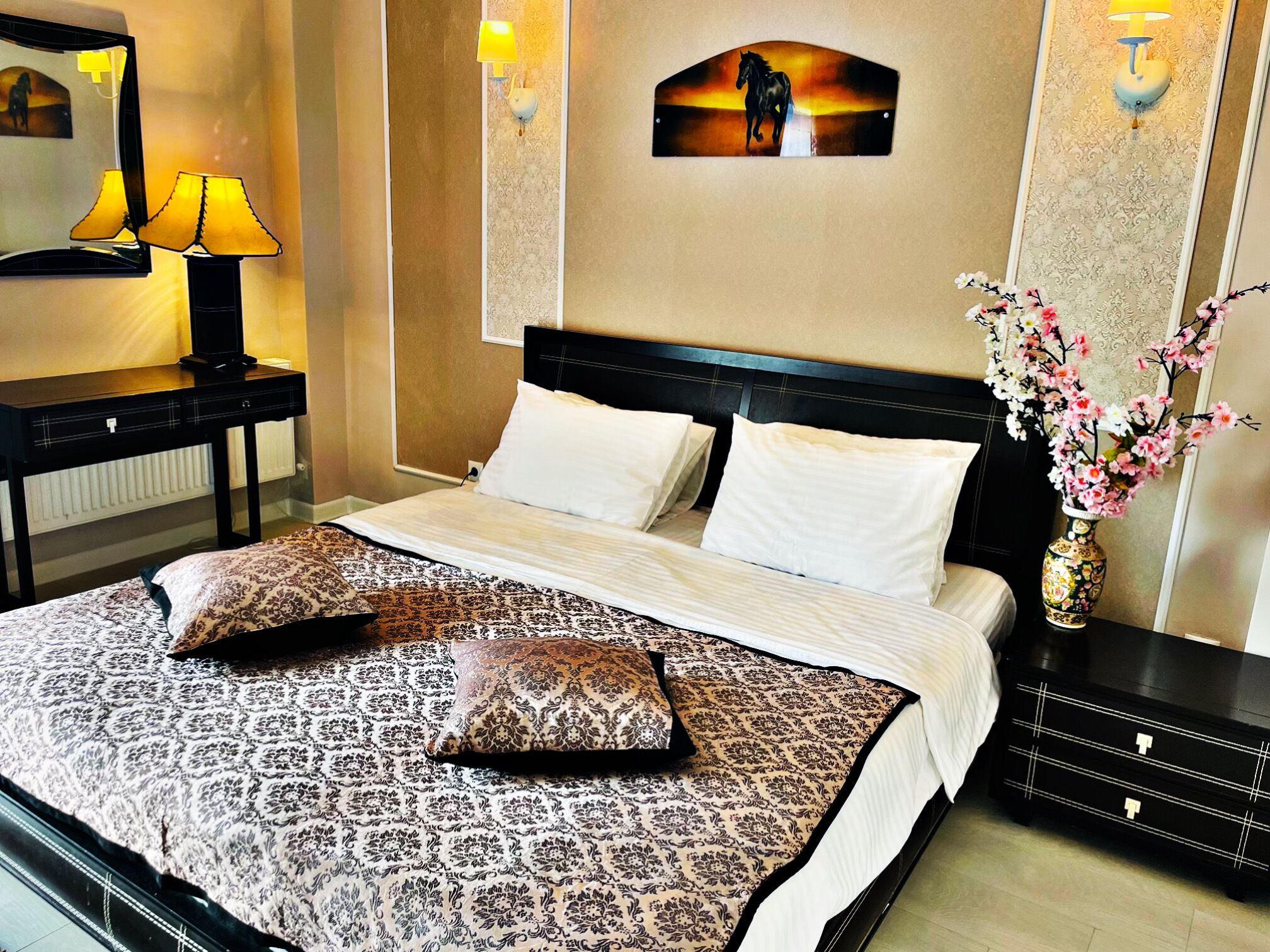 individually decorated, individually furnished, laptop workspace