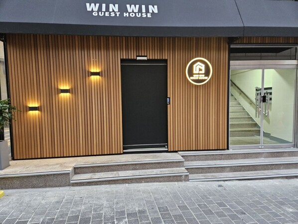 Fachada de la propiedad