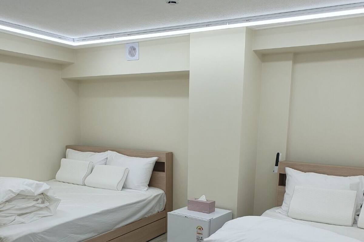 Deluxe Family Room 103