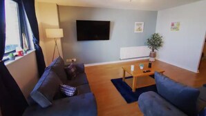 Unclassified image, 5 of 29, button - Stunning 2-bed Apartment in Belfast City Centre (Belfast)