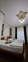Habitación Confort con 1 cama doble o 2 individuales | Sábanas de algodón egipcio y ropa de cama de alta calidad