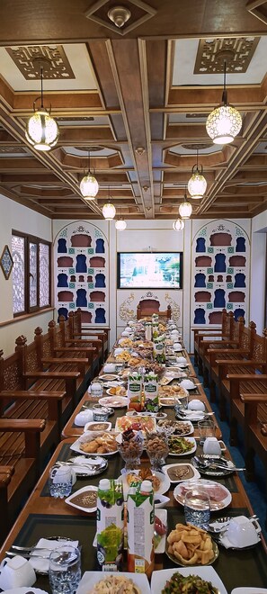 Outdoor dining - Hotel Ansi Boutique W&S terrace (Bukhara)