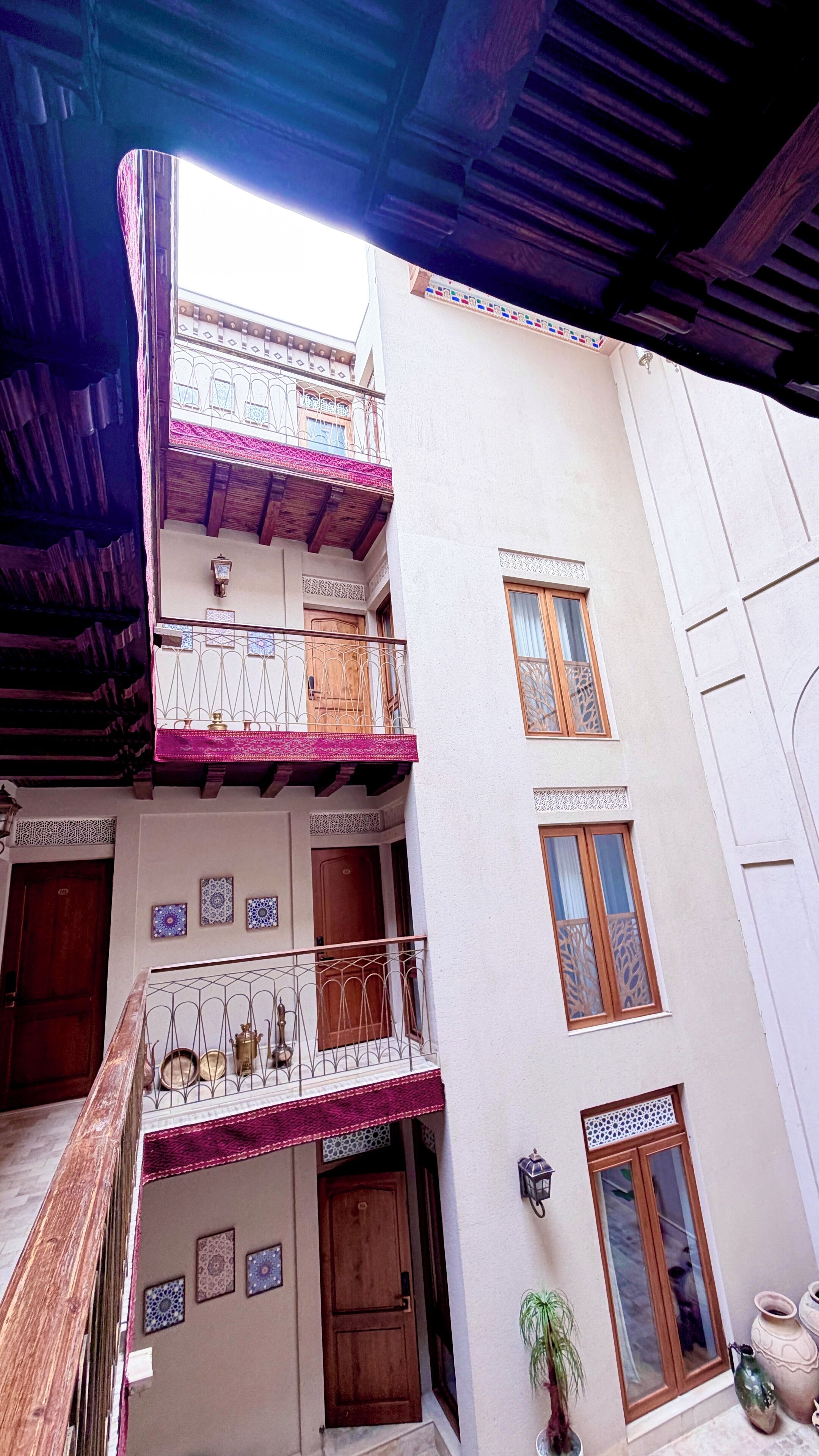 Téléviseur connecté, foyer, films en primeur, planchers chauffants