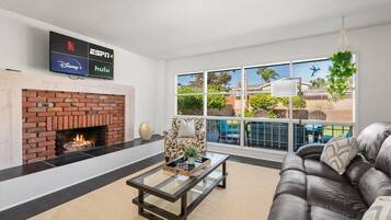 TV, Hulu, streaming services