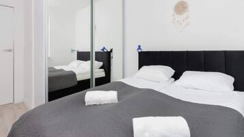 2 bedrooms, iron/ironing board, WiFi, bed sheets