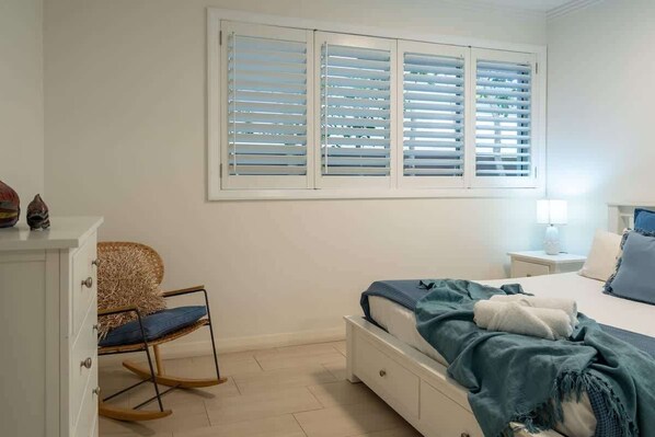 5 habitaciones, tabla de planchar con plancha y wifi gratis