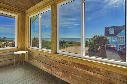 2nd Row on Point St.,NO PAVED RD TO CROSS! 4Br/3bth OCEANVIEWS, Linens Included!