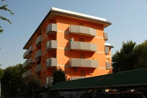 Exterior - Holiday apartment with terrace near the sea (Bibione)