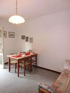 Dining - Holiday apartment with terrace near the sea (Bibione)