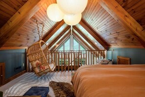 5 bedrooms, desk, free WiFi, bed sheets - Wildflower Cabin - 5 BR, 4.5 BA, 3 FPLC, 2 FP, HT (Maggie Valley)