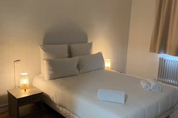 Desk, blackout drapes, free WiFi, bed sheets