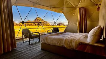 Martian Tent | Individually decorated, free WiFi, bed sheets