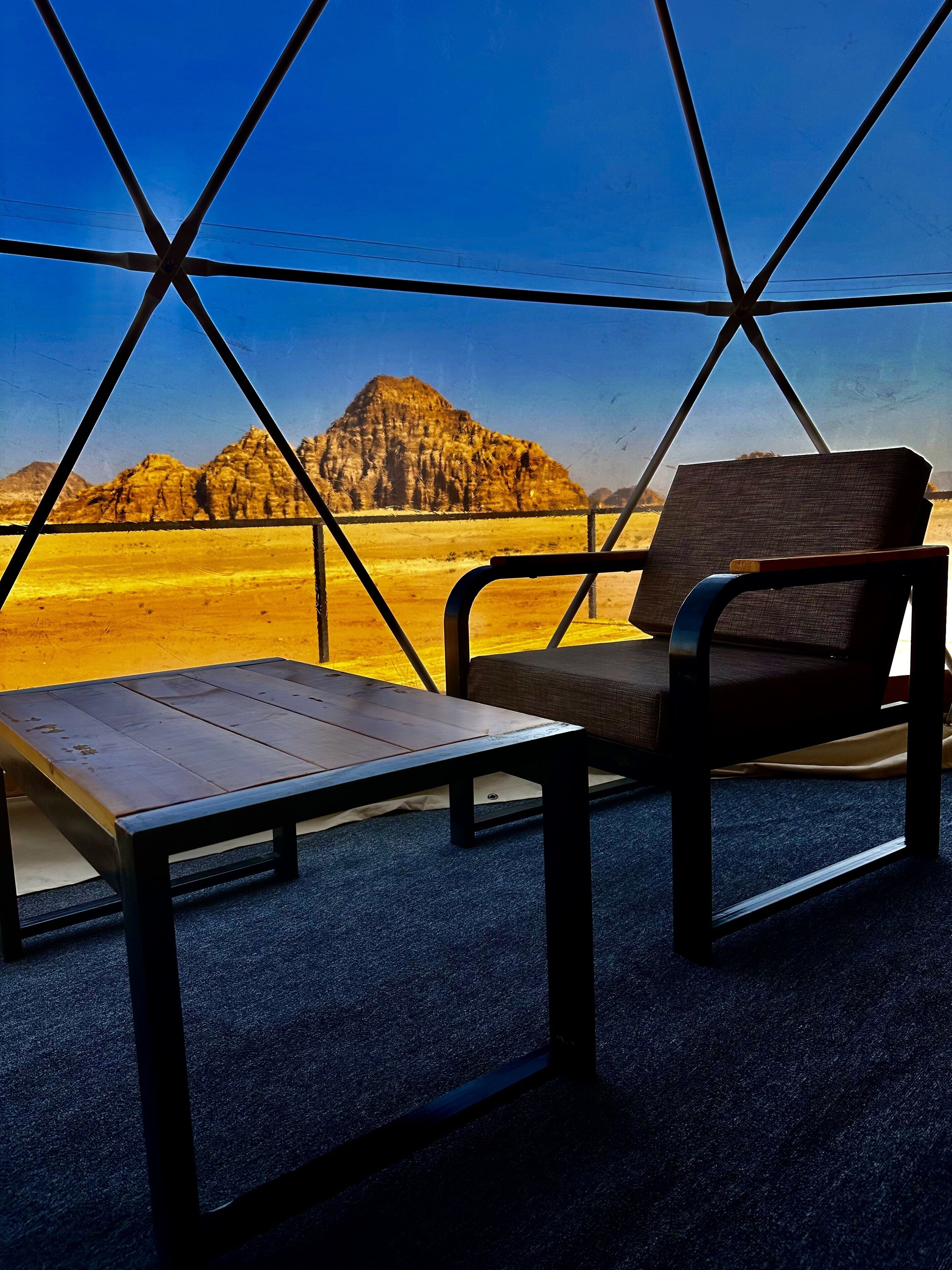 Martian Tent | Individually decorated, free WiFi, bed sheets