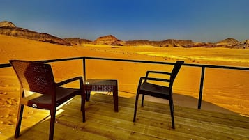 Martian Tent | 1 bedroom, individually decorated, free WiFi, bed sheets