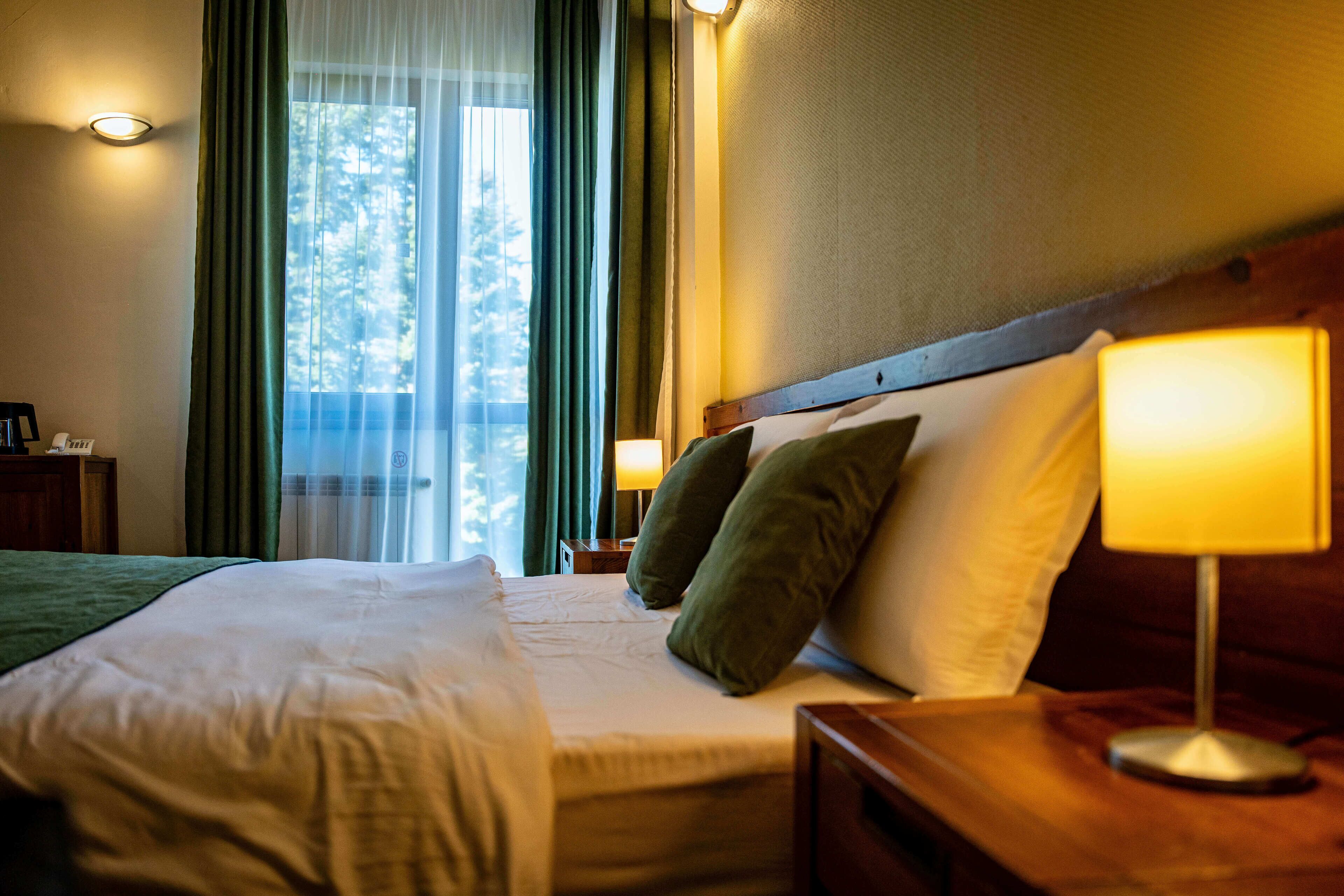 Chambre Standard Double ou avec lits jumeaux | Matelas mémoire de forme, minibar, coffres-forts dans les chambres