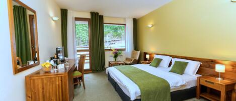 Deluxe Double or Twin Room | Memory foam beds, minibar, in-room safe, desk