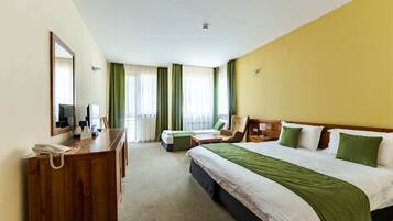 Deluxe Double or Twin Room | Memory foam beds, minibar, in-room safe, desk