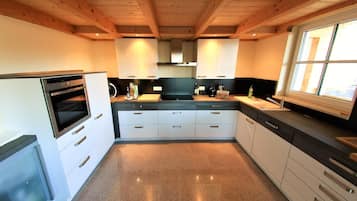 Fridge, oven, dishwasher, toaster