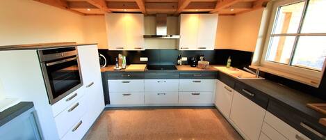 Fridge, dishwasher, toaster