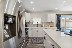 Unclassified image, 5 of 25, button