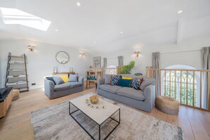 TV, peis og stereoanlegg