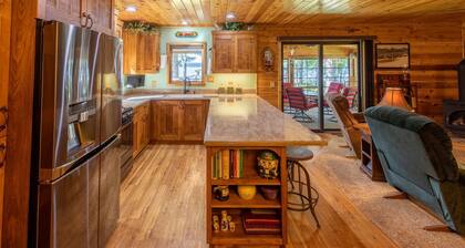 Round Lake Retreat | 2 Bed, 1 Bath