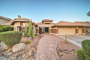 Exterior - Ahwatukee Foothills with Pool & Golf Course Views (Phoenix)