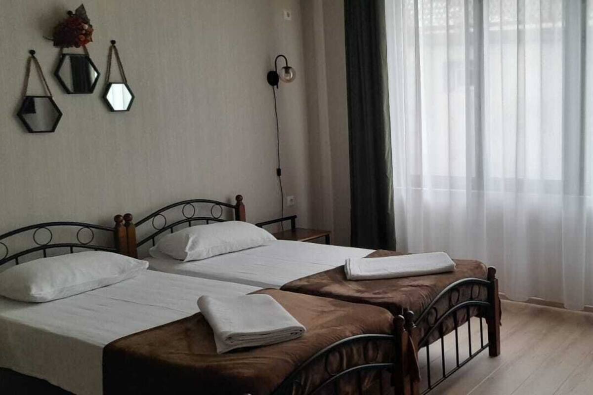 Standard İki Ayrı Yataklı Oda | Ses yalıtımı, ücretsiz kablosuz İnternet, çarşaf takımı