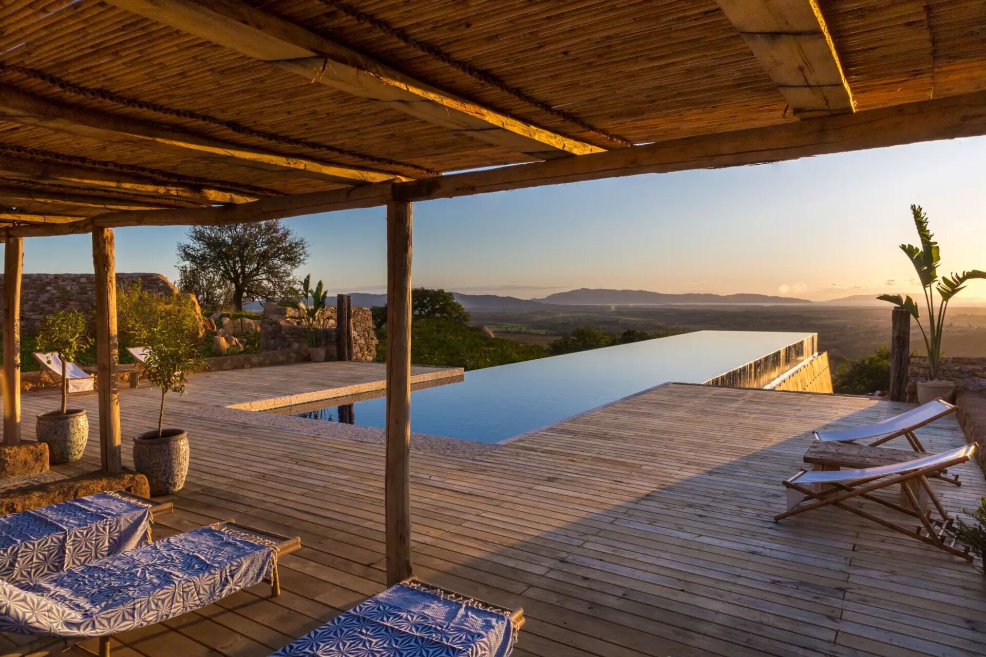 Activities, Amenities, Balcony / Terrace / Patio, Building Exterior, Facilities, Garden, Pool, Scenic View, Spring, Summer, Wellness