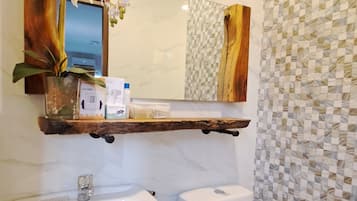 Towels, soap, shampoo, toilet paper