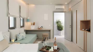 Luxury Suite | Premium bedding, down comforters, pillowtop beds, in-room safe