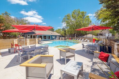 Cozy BoHo 2bd Apartment | Cedar Park/North Austin